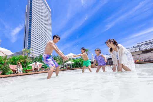 THE LIVING GARDENガーデンプール