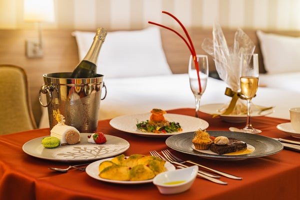 [Room service dinner and breakfast included] Accommodation plan with Christmas dinner to enjoy in your room