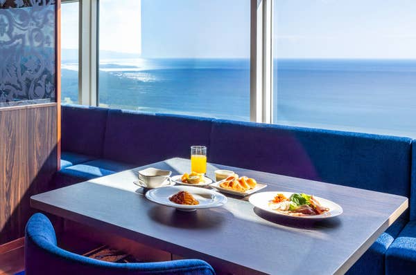 Ristorante ARCO　42階の絶景 × 優雅な朝食