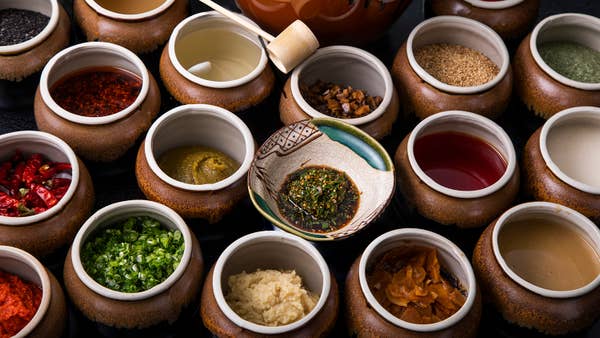 Create your favorite sauce with about 20 different condiments and seasonings.